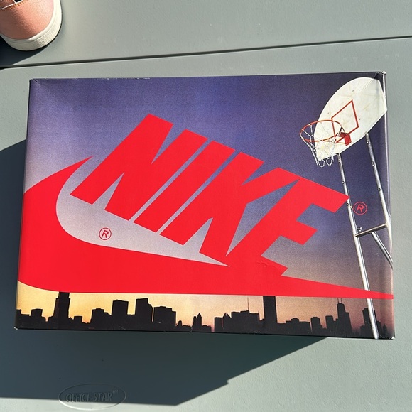 Jordan Retro 1 Skyline - Picture 5 of 7